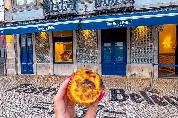 Lisbon Private 6h Customizable Tour with Transportation