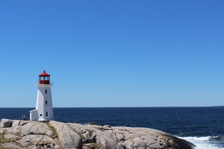 Day Trip to Lunenburg, Mahone Bay and Peggy's Cove from Halifax