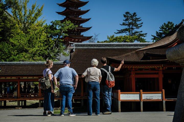 Hiroshima & Miyajima: Private Full-Day Tour with a Local Guide