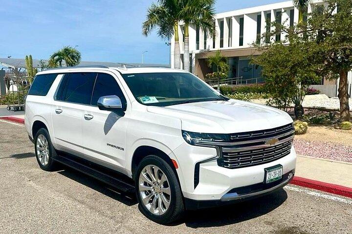 Roundtrip Luxury Private Airport and City Transfers.