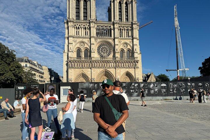 Notre Dame Cathedral Exterior Guided Walking