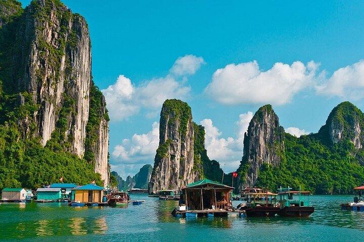 3 Days and 2 Nights Luxury Halong Bay Cruise from Hanoi