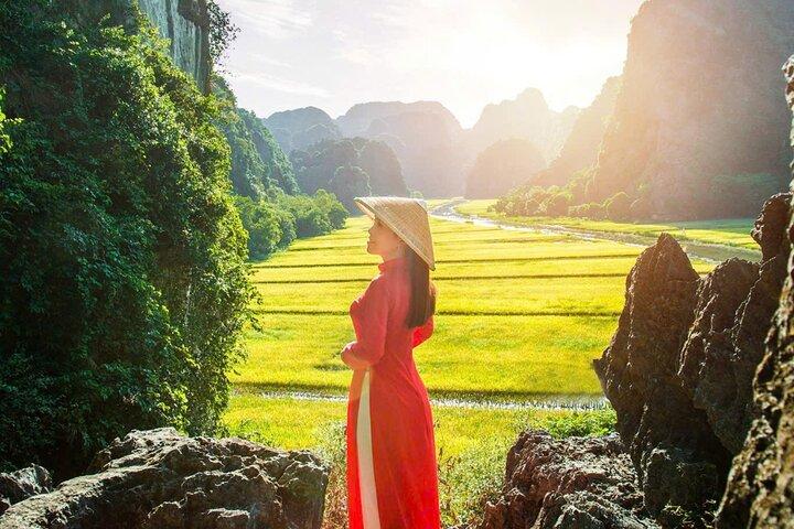 Full Day Ninh Binh, Hoa Lu, Tam Coc and Mua Cave