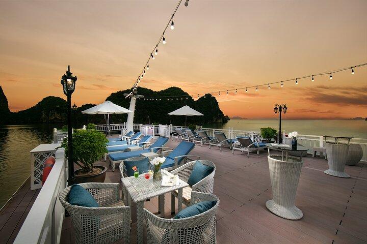 Halong Bay Elegance: 2-Day Hermes Luxury Cruise from Hanoi
