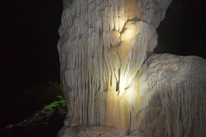 Crystal Cave and Deluxe Cave-Tubing, V.i.V.