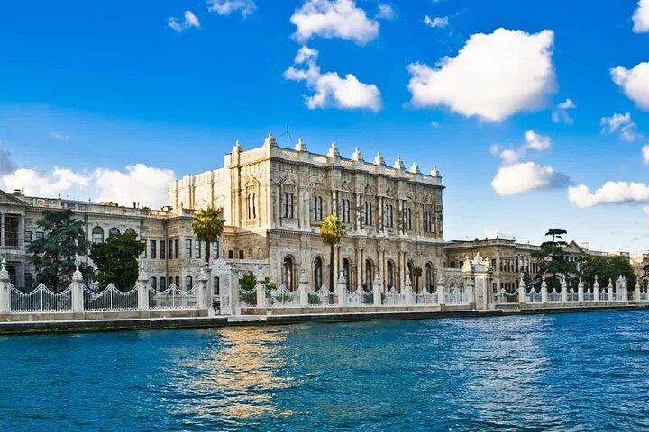 Imperial Splendor: Dolmabahce Palace & Bosphorus Yacht Cruise