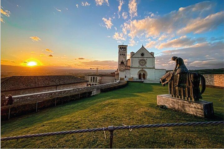 Assisi Walking Tour with Audio and Written Guide by a Local