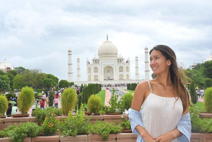 Same Day Bangalore to Agra Taj Mahal Tour with Round Trip Flights