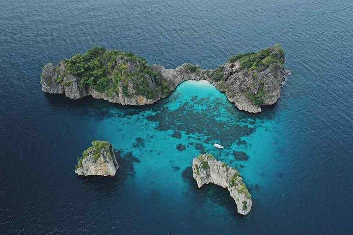 Phuket: Phi Phi Islands, Maya bay & Khai Island by Speedboat