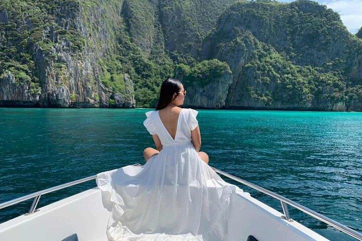 Phuket: Phi Phi Islands, Maya bay & Khai Island by Speedboat