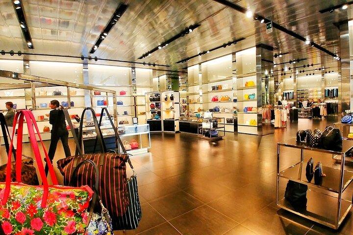 Transfer from Arezzo to Florence with stop at The Mall Outlet