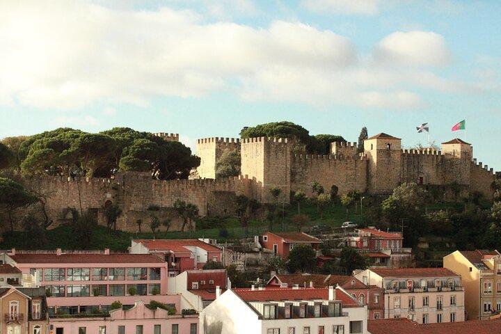 Sao Jorge Castle Guided Tour in Lisbon