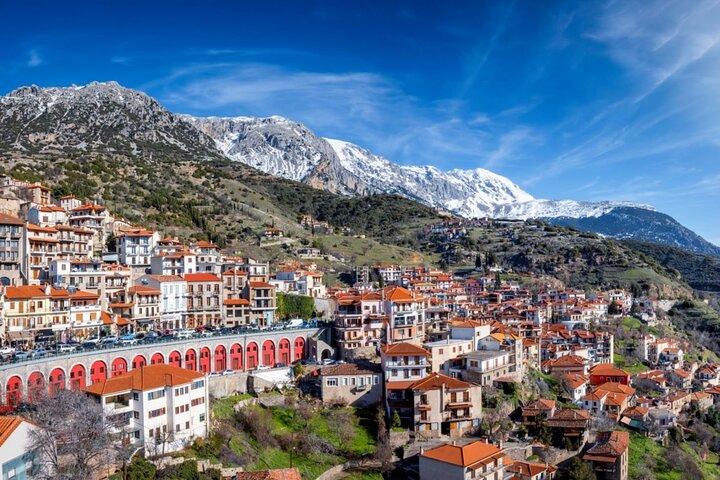 Delphi and Meteora Monasteries 2 Days Private Tour