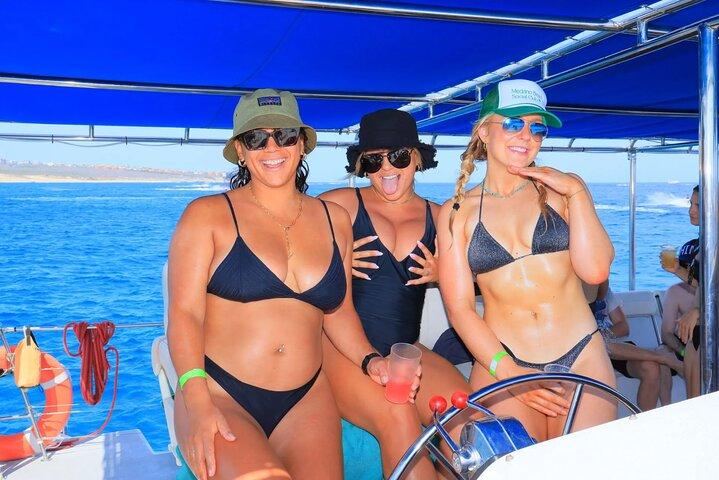 Los Cabos Party Catamaran: Snorkeling, Open Bar & Music Fun