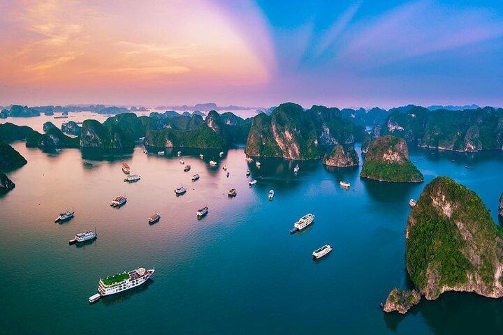 4D3N Exclusive Escape Bai Tu Long Bay Private Cruise
