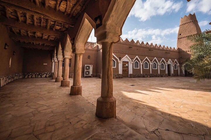 Exploring Riyadh A Blend of Tradition and Modernity