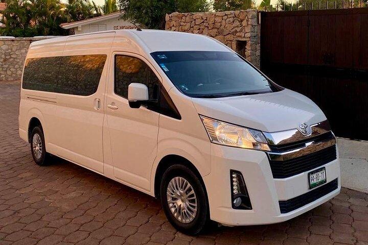 Roundtrip Luxury Private Airport and City Transfers.