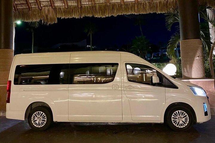Roundtrip Luxury Private Airport and City Transfers.