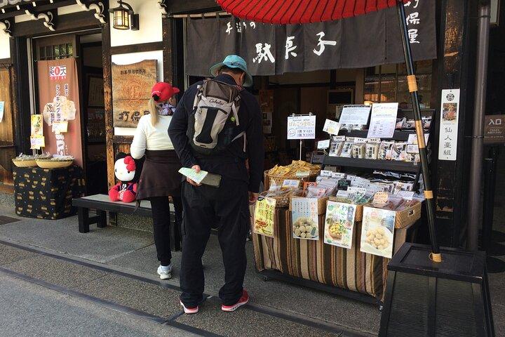 EXPERIENCE TAKAYAMA OLD TOWN & MORNING MARKETS in 1 Hour!
