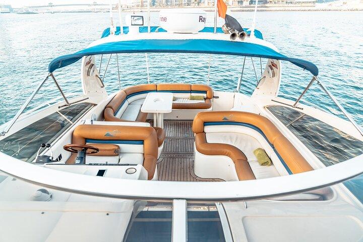 Private Luxury Everest Yacht Cruise from Dubai Marina