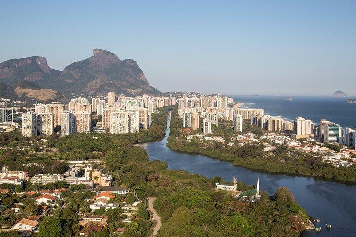 Private 30 min Helicopter Tour in Rio de Janeiro for 3 people