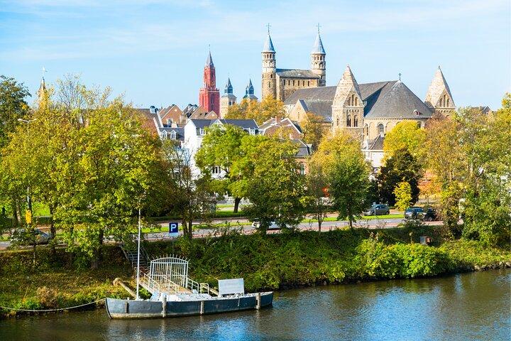 Maastricht Scavenger Hunt & Highlights Self-Guided Walking Tour