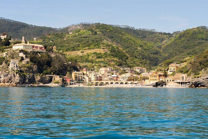 La Spezia: Cinque Terre Tour with Lunch on Board 8 hours