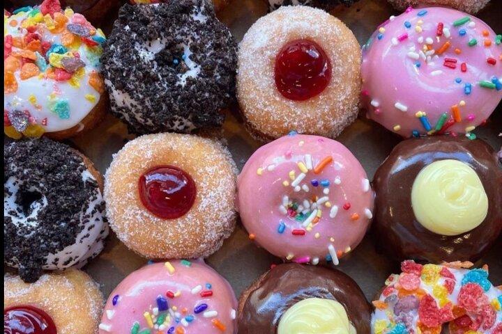 Portland Walking Food Tour – Warm Donuts, History & Hidden Gems