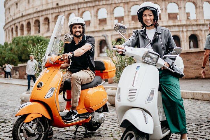 Rome Vespa and Fiat 500 Small Group Tour with Photoshoot option