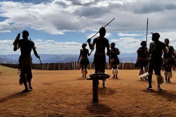 Durban Shore Excursion: Valley of 1000 Hills and PheZulu Tour