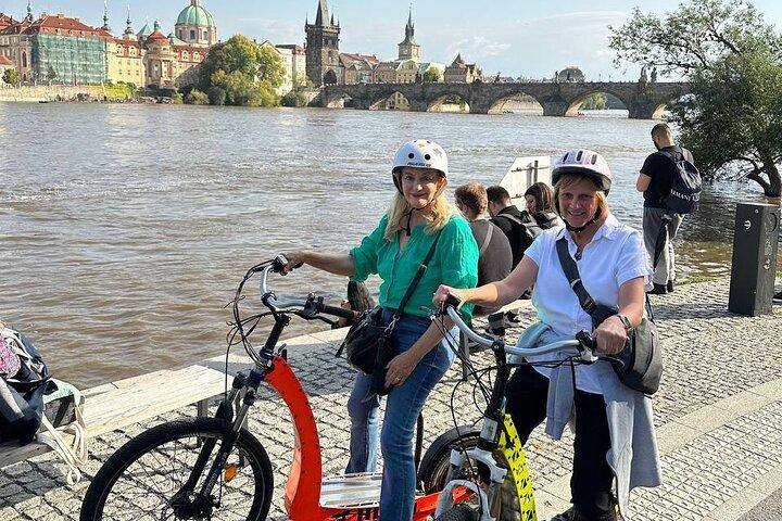 The Highlights of Prague on eBike or electric Scooter