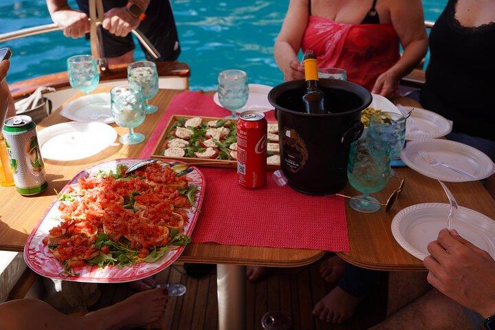 La Spezia: Sunset aperitif with dinner on the boat