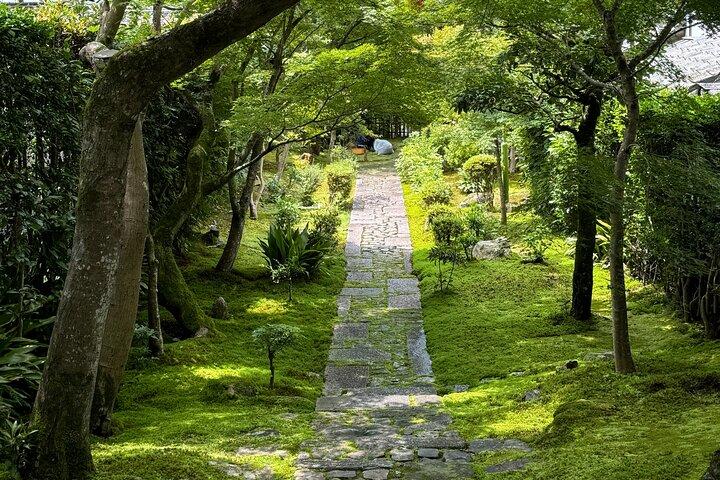 Kyoto: Ryōan-ji, Greatest Zen Garden Guided Tour in 90 Min.