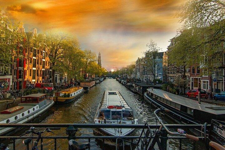 Amsterdam Airport (AMS) Transfer to Amsterdam/Rotterdam/Keukenhof