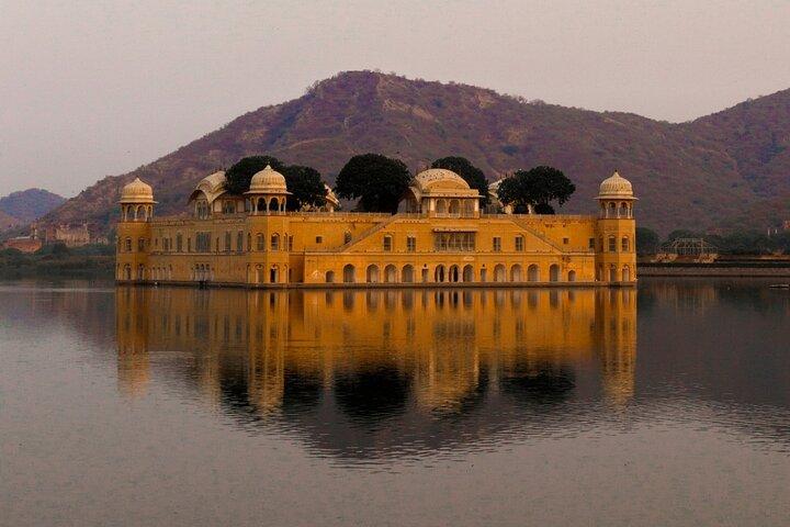 Overnight Jaipur Tour from Delhi