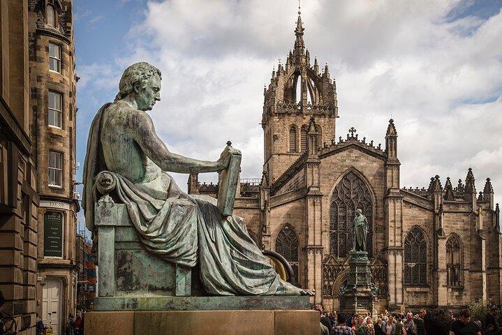Edinburgh Castle and Royal Mile Walking Tour - Ticket Included
