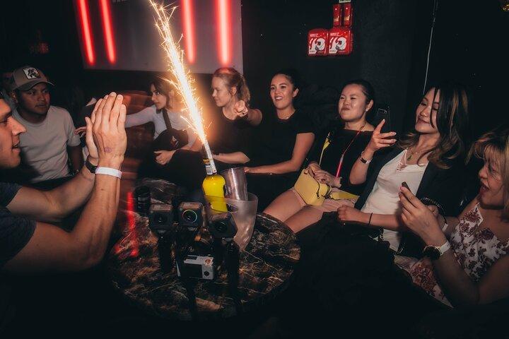 Seoul: Hongdae Premium Pubcrawl with VIP Bottle Service
