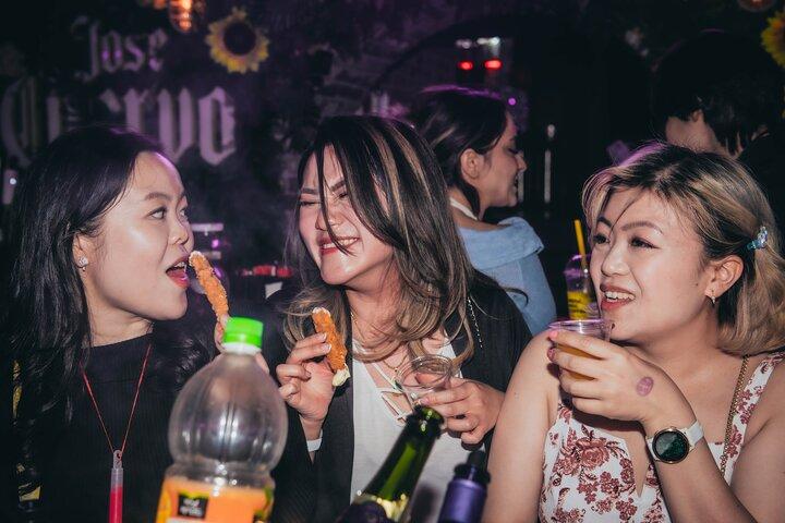 Seoul: Hongdae Premium Pubcrawl with VIP Bottle Service