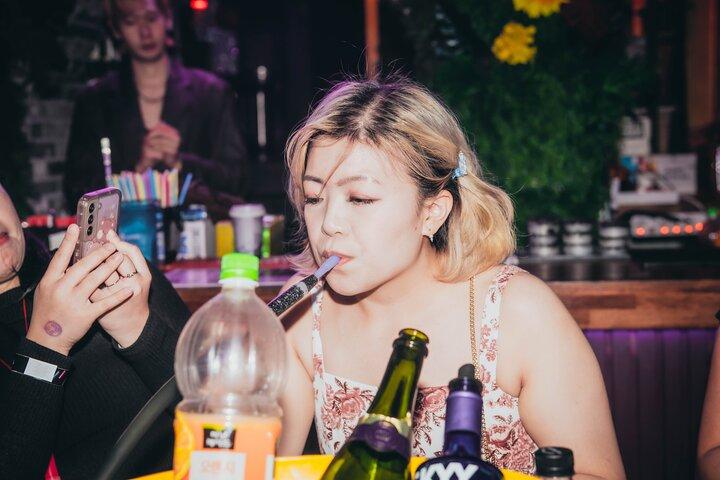 Seoul: Hongdae Premium Pubcrawl with VIP Bottle Service