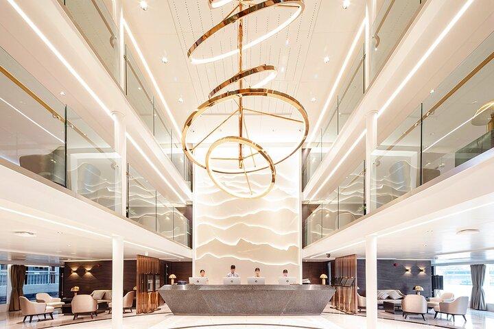 Century Cruises Chongqing to Yichang Yangzte River Tour