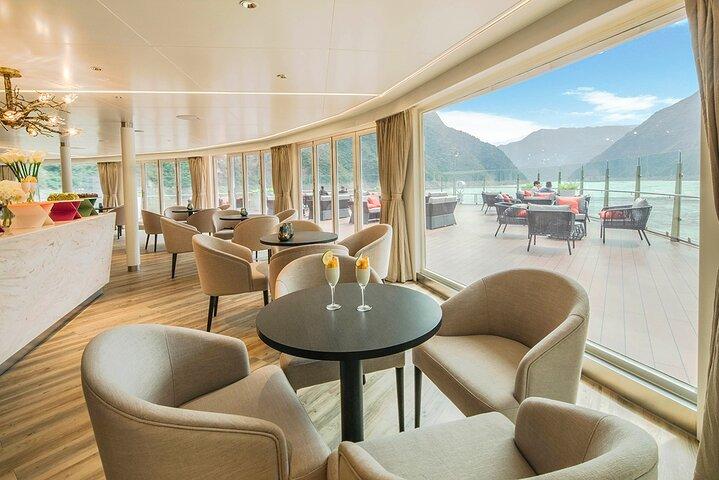 Century Cruises Chongqing to Yichang Yangzte River Tour