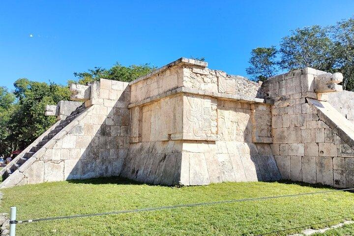 Adventure in Chichen Itza, Cenote Ik'Kil and Valladolid