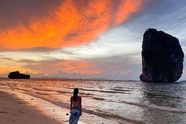 Best Seller Phi Phi Islands Sunset Tour with Snorkeling & Lunch