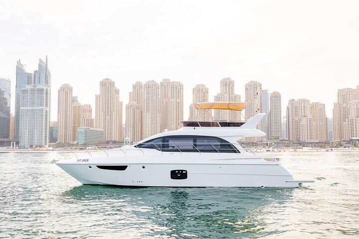 Dubai: 52ft Private Luxury Yacht For Rental