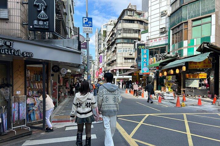 Taipei Hidden Eats, Market & Street Food Tour with 8+ Tastings