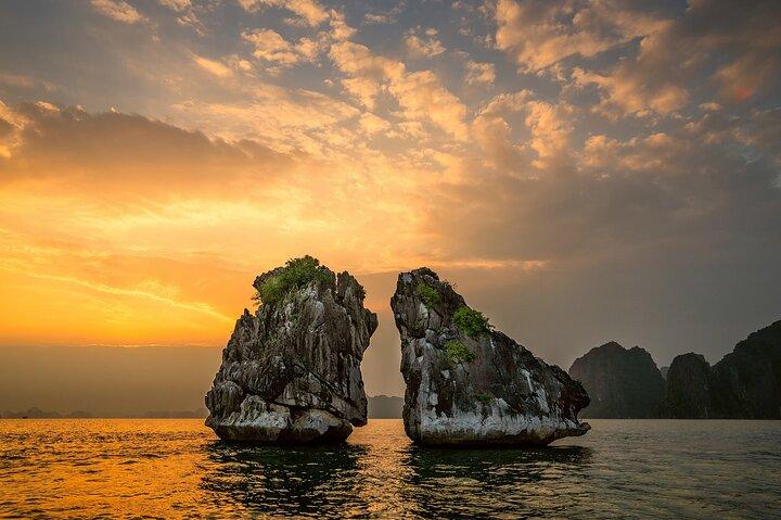 Private Full-Day Tour to Halong Bay from Hanoi