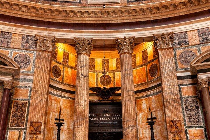 Pantheon and Trevi Fountain Underground Guided Tour
