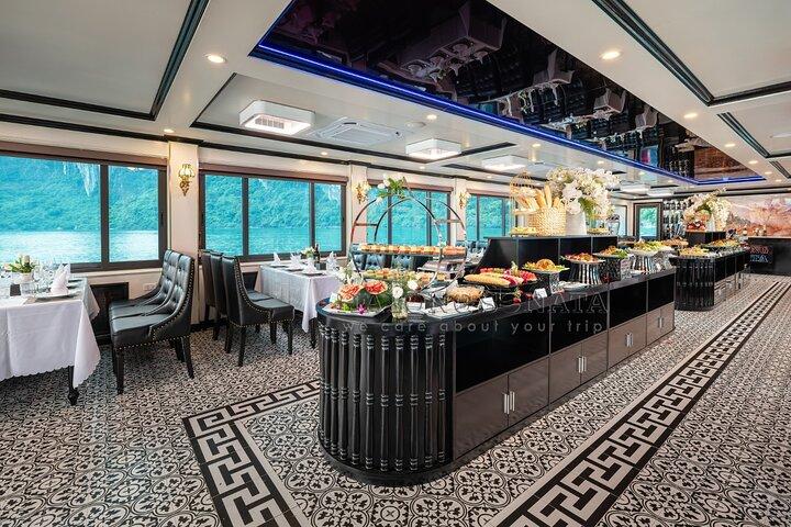 Hanoi: 5 Star Ha Long Bay Cruise with Lunch and Traditional Music
