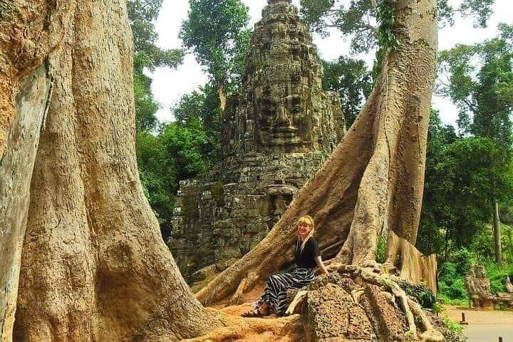 Siem Reap Angkor Wat Complex Tour by Private Tuk Tuk