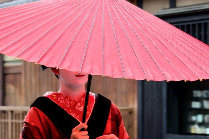 Kyoto Gion Tour with Cuisine and Maiko Show (private in option)